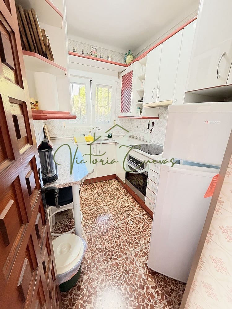 2 soverom Villa til salgs i Caleta de Velez med svømmebasseng garasje - € 470 000 (Ref: 10185473)
