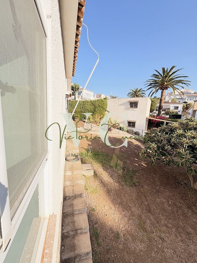 2 soverom Villa til salgs i Caleta de Velez med svømmebasseng garasje - € 470 000 (Ref: 10185473)