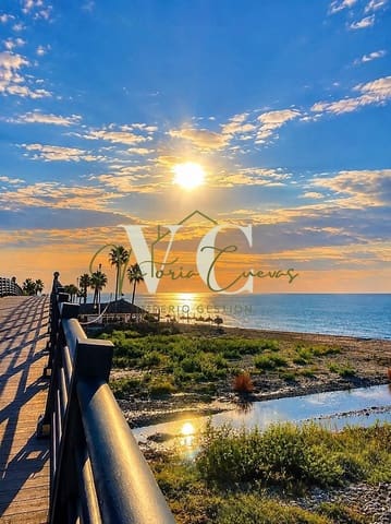 2 bedroom Villa for sale in Caleta de Vélez, Vélez-Málaga with pool garage - € 470,000 (Ref: 10185473)