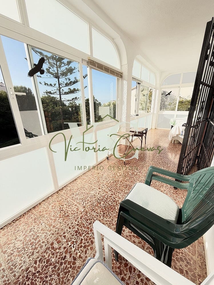 2 soverom Villa til salgs i Caleta de Velez med svømmebasseng garasje - € 470 000 (Ref: 10185473)