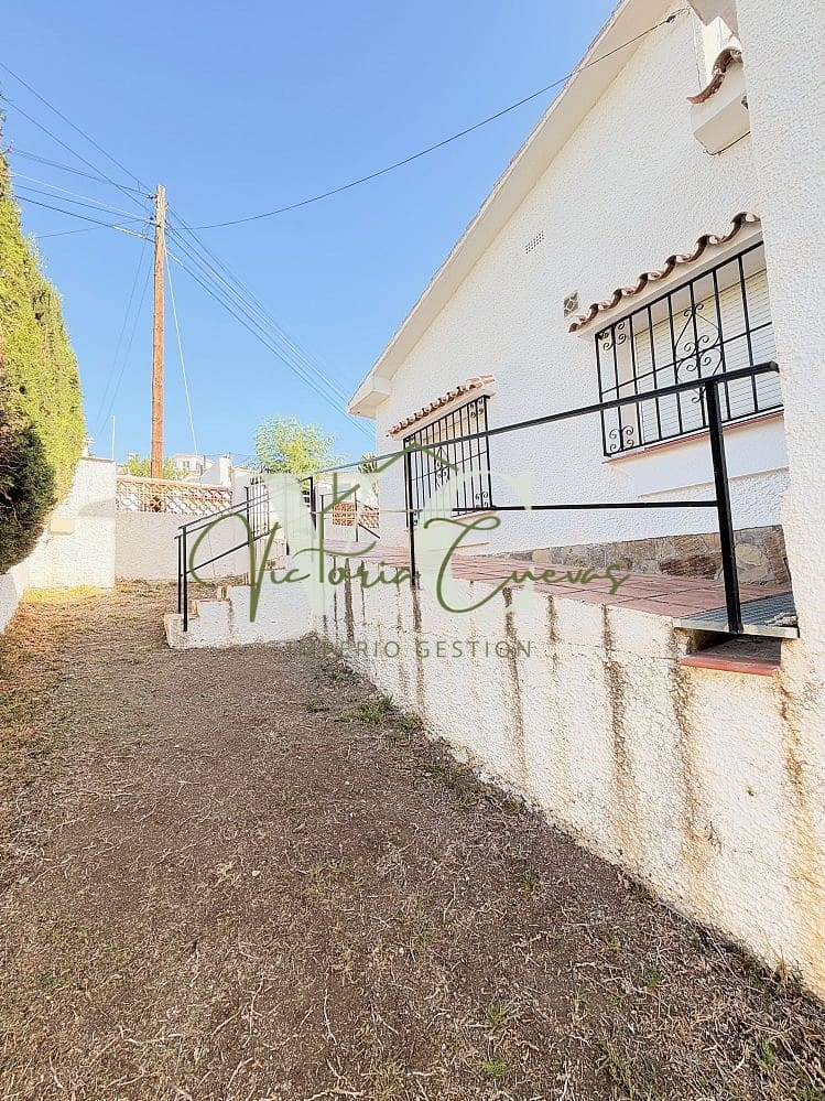 2 soverom Villa til salgs i Caleta de Velez med svømmebasseng garasje - € 470 000 (Ref: 10185473)