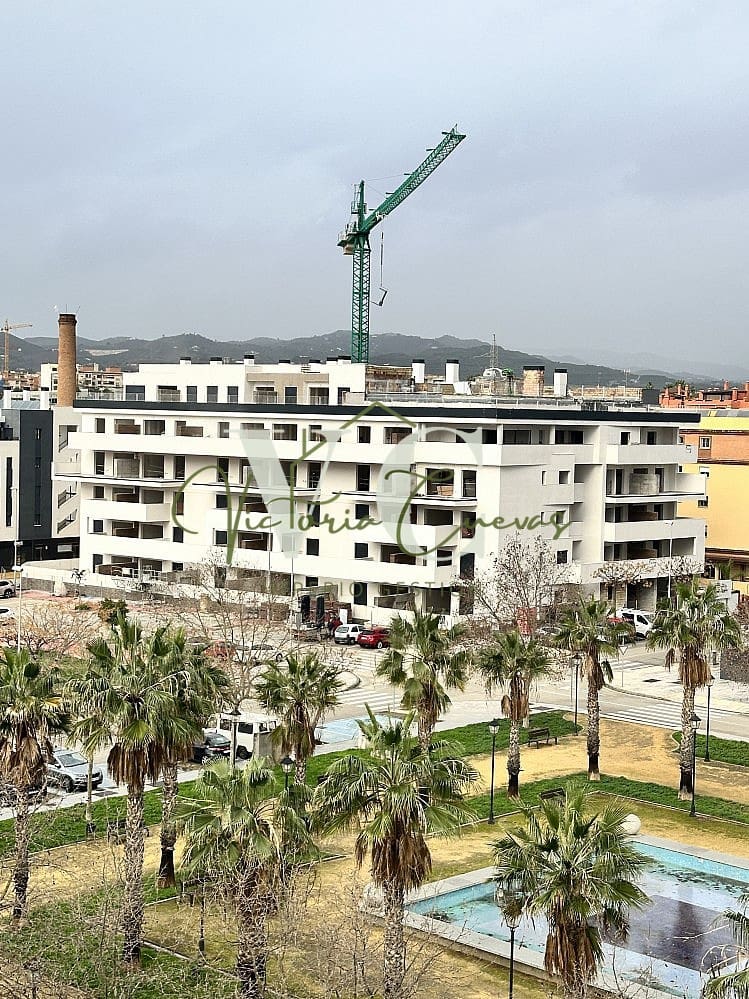 Apartment for sale in Torre del Mar with pool - € 385,000 (Ref: 8572584)