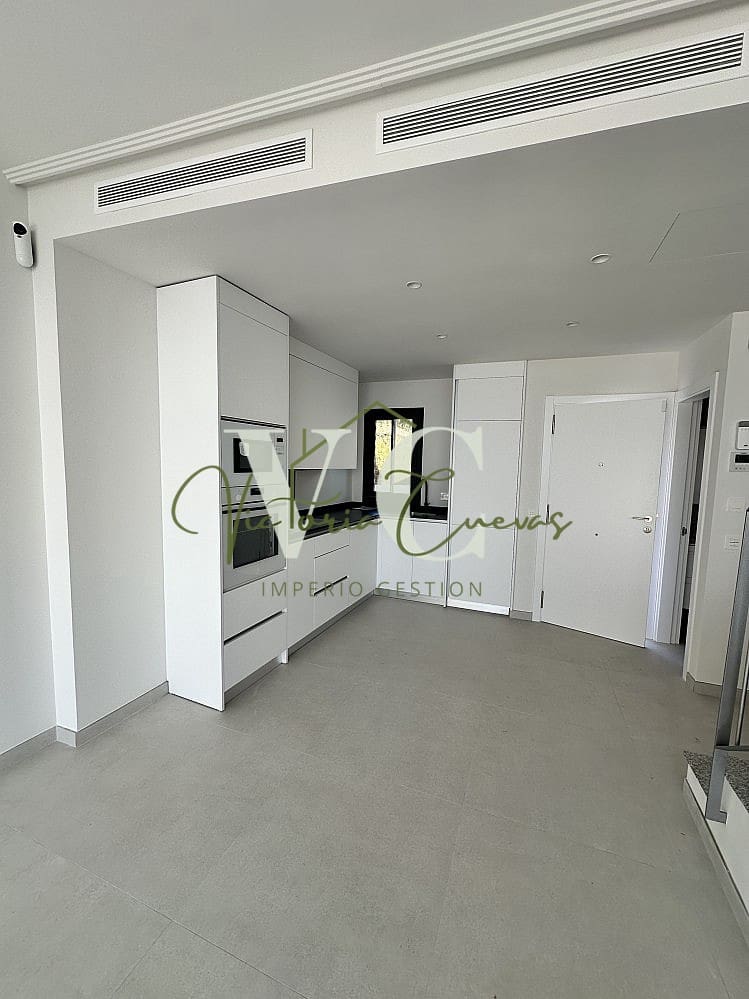 Huoneisto myytävänä paikassa Nerja mukana uima-altaan - 550 000 € (Ref: 8573077)