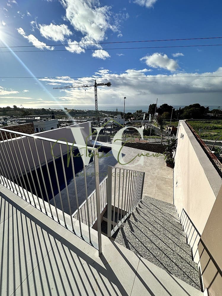 Huoneisto myytävänä paikassa Nerja mukana uima-altaan - 550 000 € (Ref: 8573077)