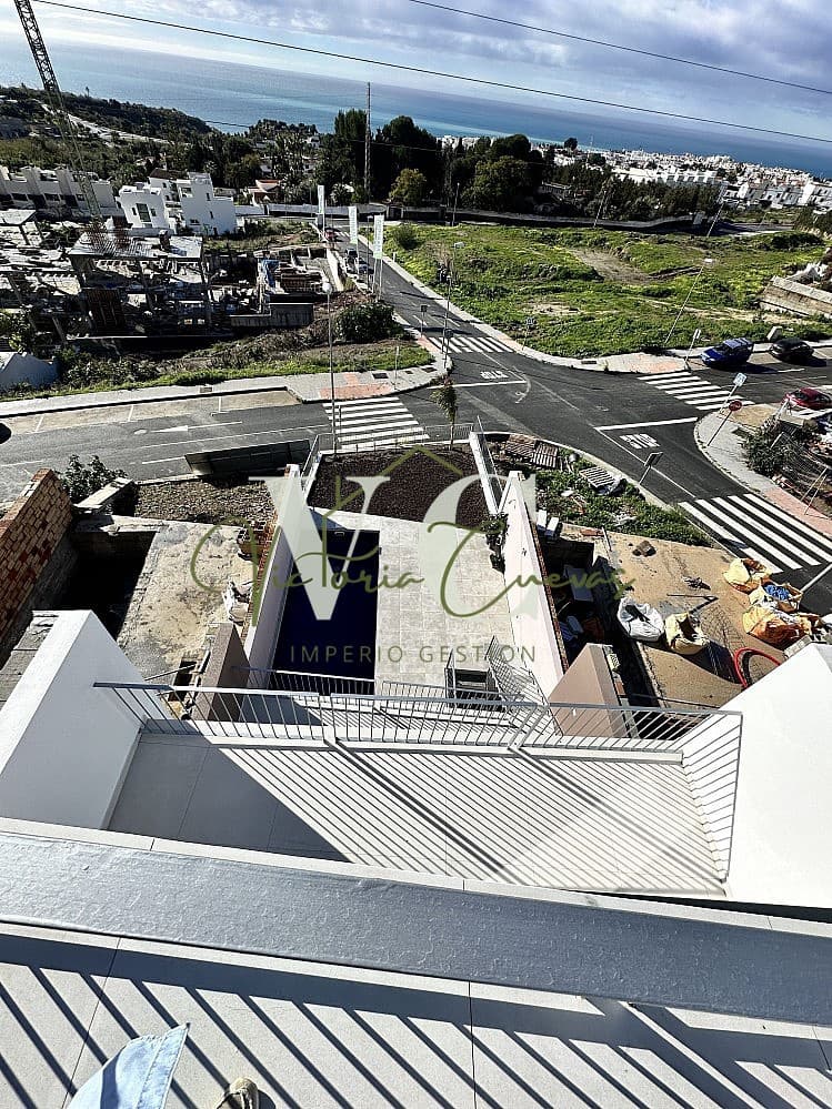 Huoneisto myytävänä paikassa Nerja mukana uima-altaan - 550 000 € (Ref: 8573077)