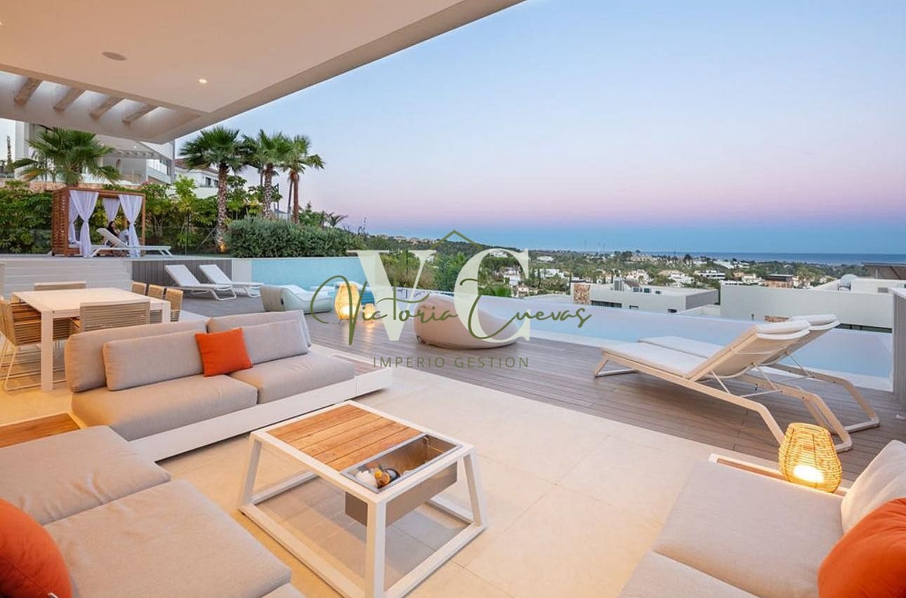 4 soveværelse Villa til salg i Nerja med swimmingpool - € 750.000 (Ref: 8714907)