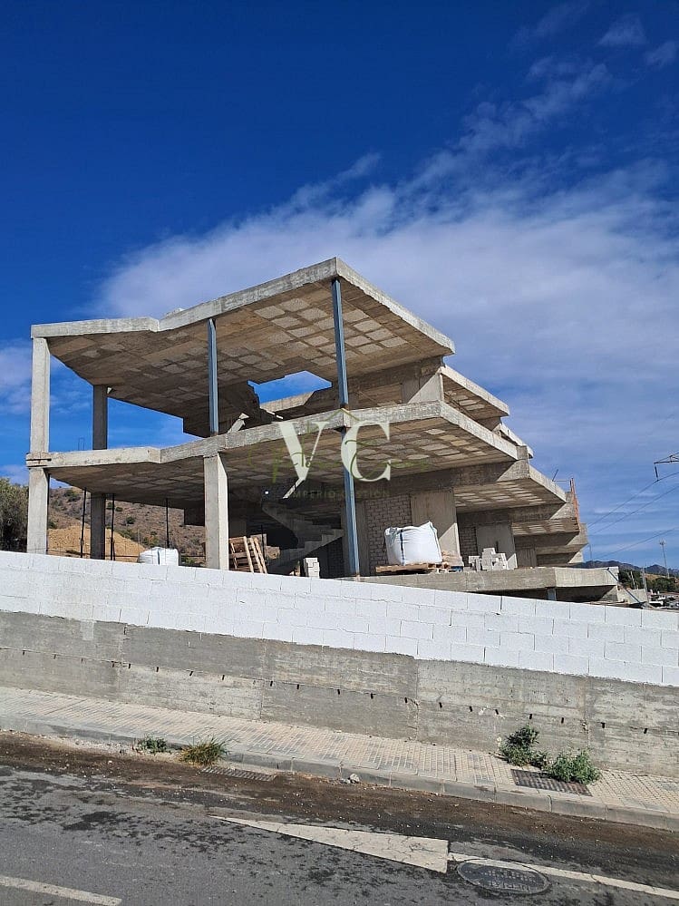 4 soveværelse Rækkehus til salg i Nerja med swimmingpool - € 650.000 (Ref: 8716391)