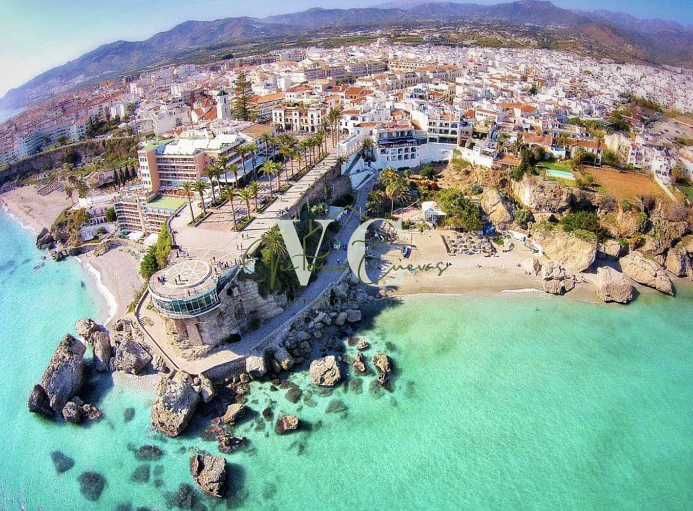 4 soveværelse Rækkehus til salg i Nerja med swimmingpool - € 650.000 (Ref: 8716391)