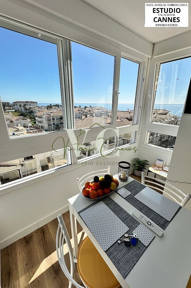 1 Zimmer Ferienstudio in Torrox mit Pool - 350 € (Ref: 8936060)