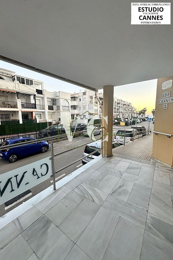 1 Zimmer Ferienstudio in Torrox mit Pool - 350 € (Ref: 8936060)