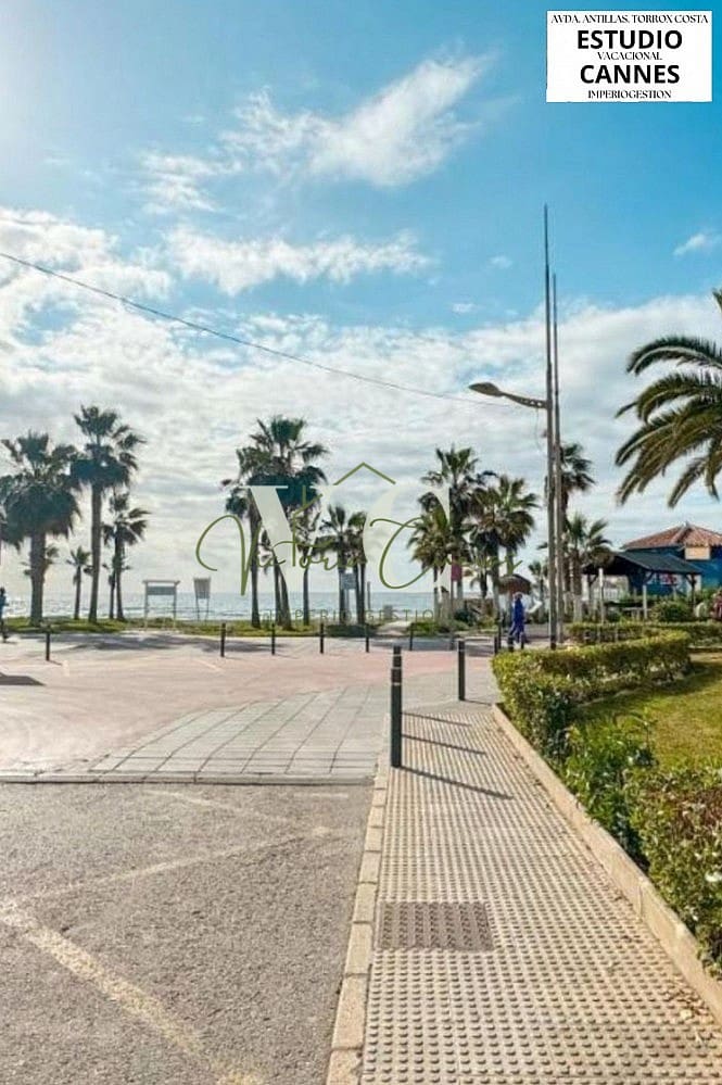 1 Zimmer Ferienstudio in Torrox mit Pool - 350 € (Ref: 8936060)