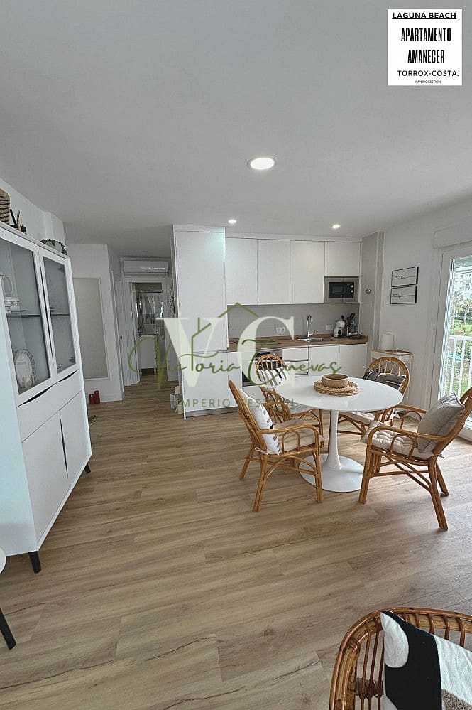 2 soverom Leilighet til salgs i Torrox med svømmebasseng garasje - € 462 (Ref: 8942270)