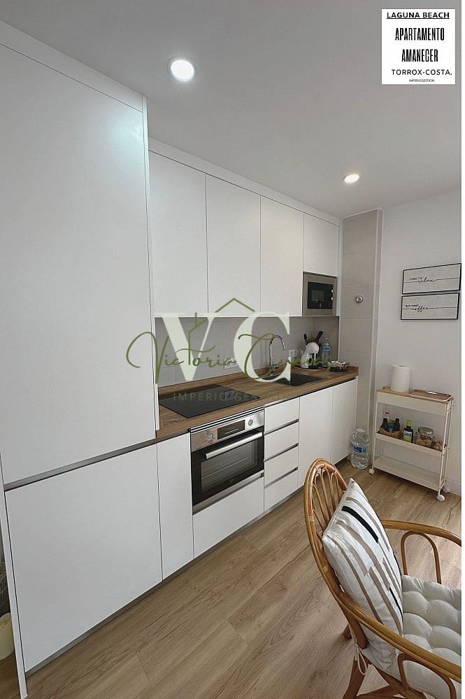 2 soverom Leilighet til salgs i Torrox med svømmebasseng garasje - € 462 (Ref: 8942270)