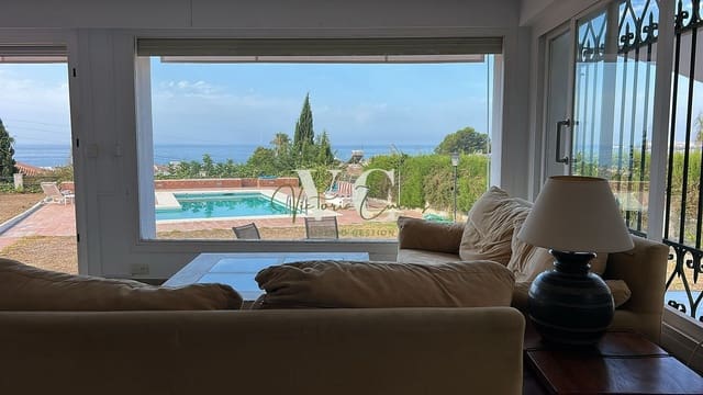 5 bedroom Villa for rent in Caleta de Vélez, Vélez-Málaga with pool - € 2,500 (Ref: 8960491)
