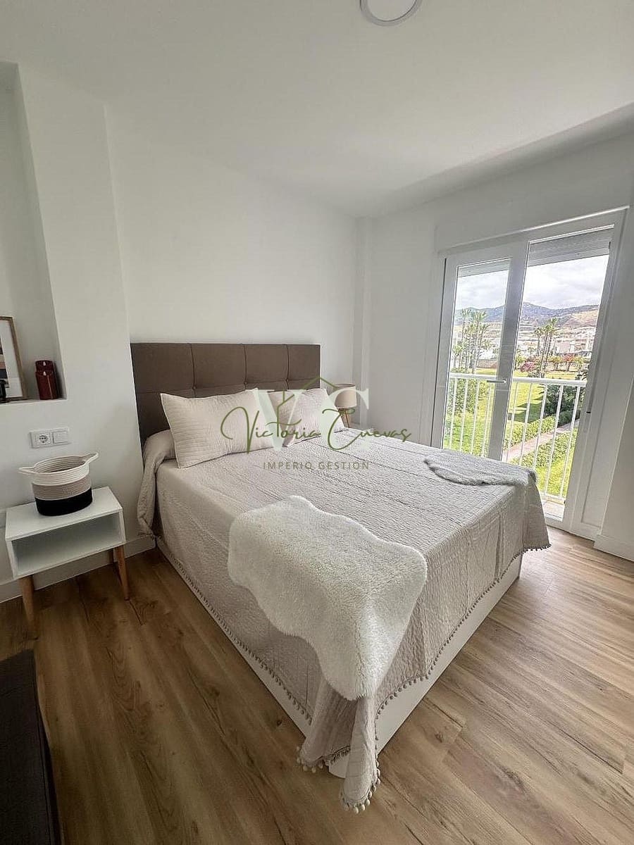 2 soveværelse Lejlighed til leje i Torrox med swimmingpool - € 800 (Ref: 9194271)