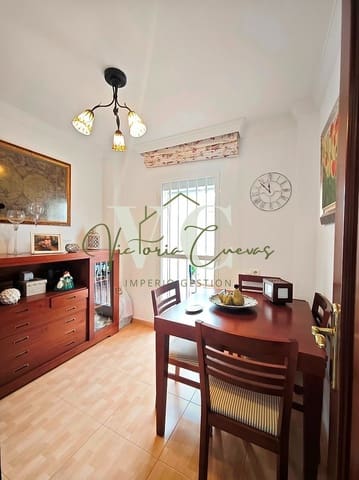 4 bedroom Villa for sale in Chilches, Vélez-Málaga with pool garage - € 429,000 (Ref: 9487158)