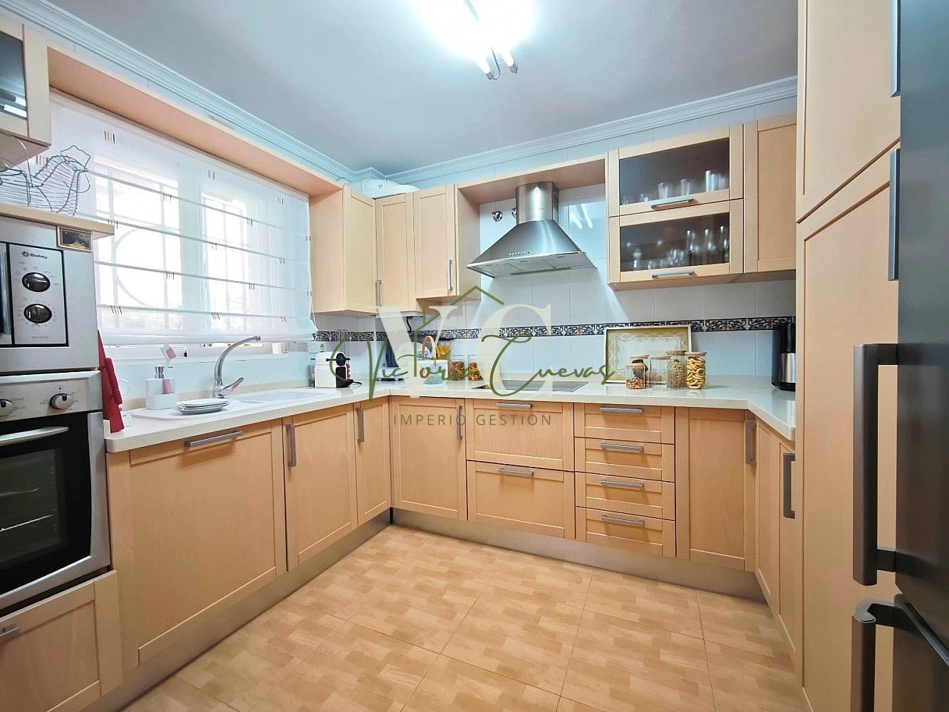 4 bedroom Villa for sale in Chilches with pool garage - € 429,000 (Ref: 9487158)