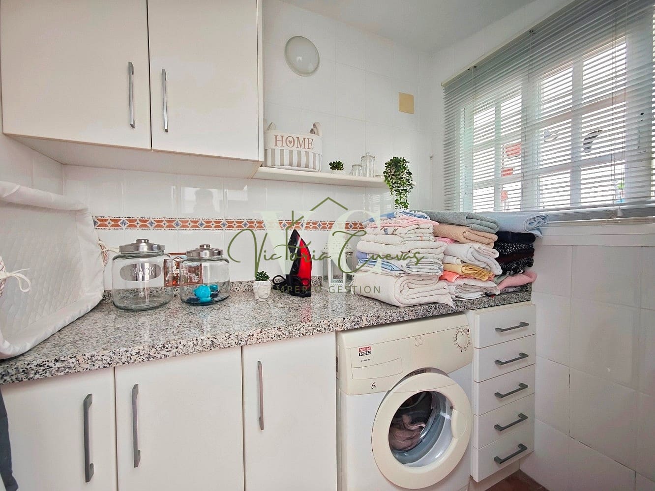 4 bedroom Villa for sale in Chilches with pool garage - € 429,000 (Ref: 9487158)