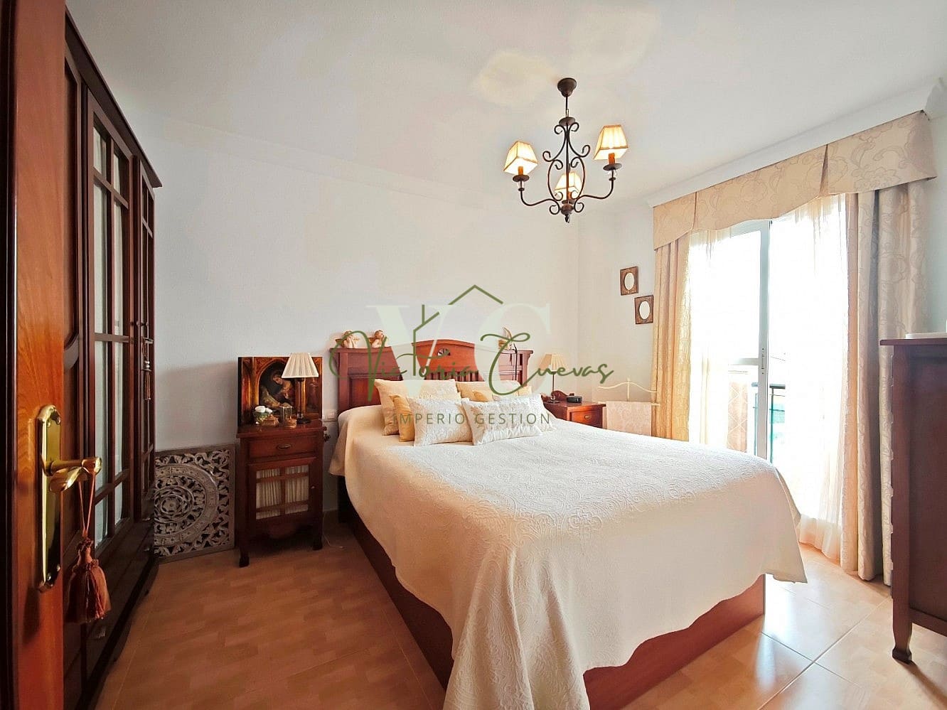 4 bedroom Villa for sale in Chilches with pool garage - € 429,000 (Ref: 9487158)