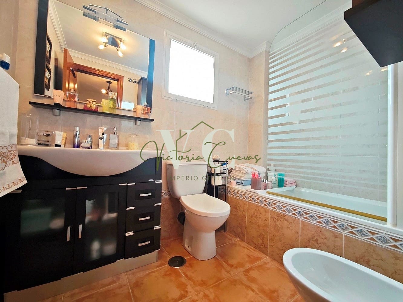 4 bedroom Villa for sale in Chilches with pool garage - € 429,000 (Ref: 9487158)