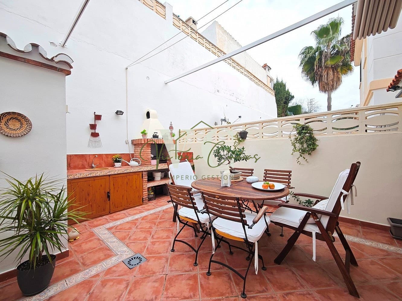 4 bedroom Villa for sale in Chilches with pool garage - € 429,000 (Ref: 9487158)