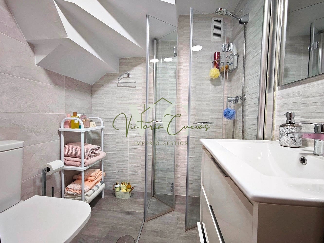 4 bedroom Villa for sale in Chilches with pool garage - € 429,000 (Ref: 9487158)