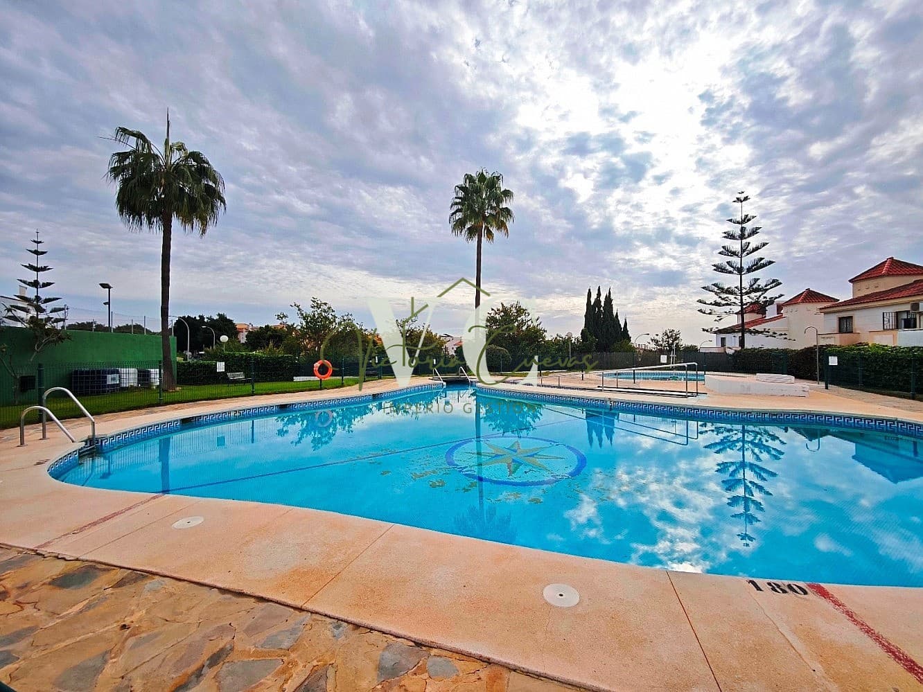 4 bedroom Villa for sale in Chilches with pool garage - € 429,000 (Ref: 9487158)
