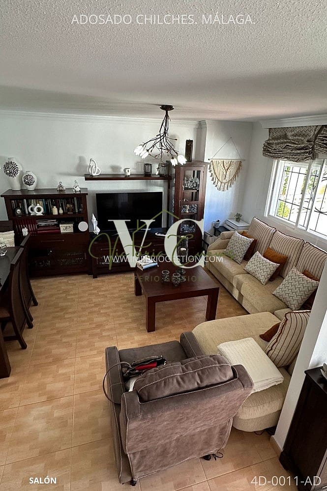 4 bedroom Villa for sale in Chilches with pool garage - € 429,000 (Ref: 9487158)