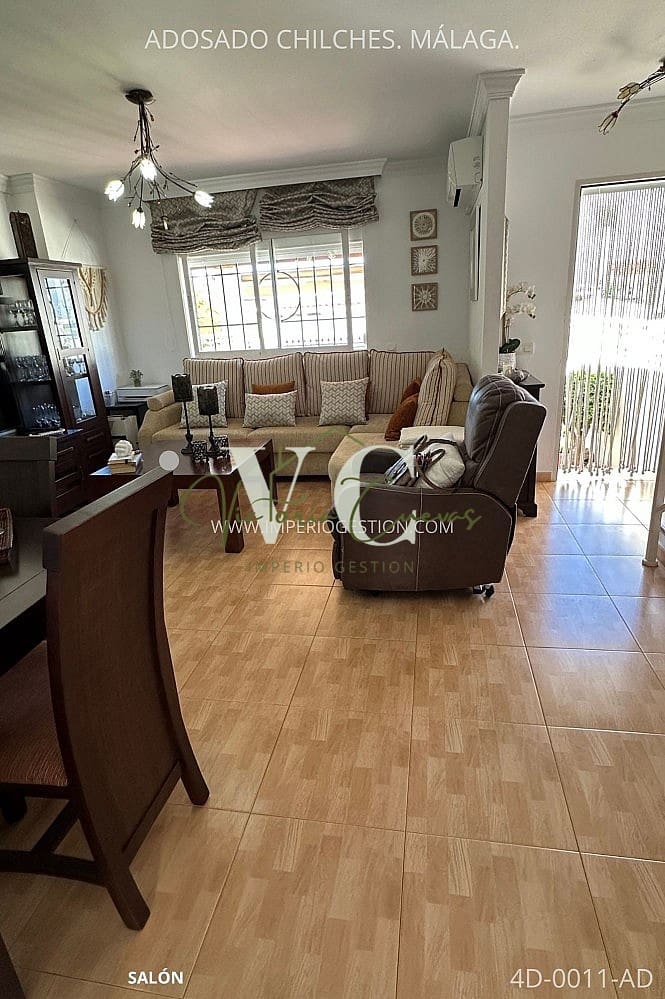 4 bedroom Villa for sale in Chilches with pool garage - € 429,000 (Ref: 9487158)