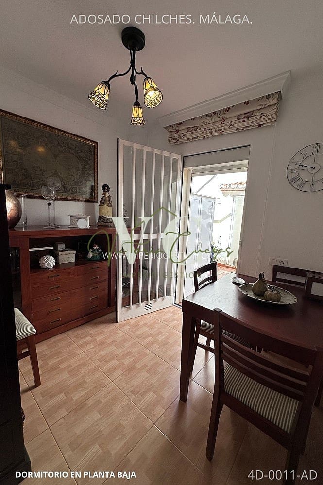 4 bedroom Villa for sale in Chilches with pool garage - € 429,000 (Ref: 9487158)