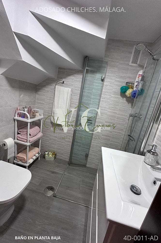 4 bedroom Villa for sale in Chilches with pool garage - € 429,000 (Ref: 9487158)