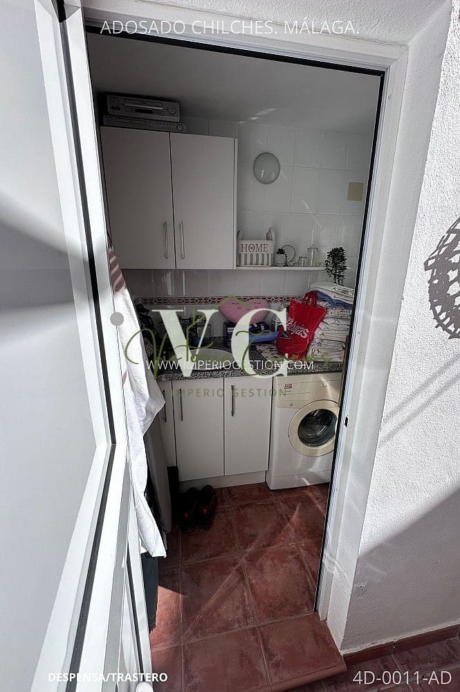 4 bedroom Villa for sale in Chilches with pool garage - € 429,000 (Ref: 9487158)