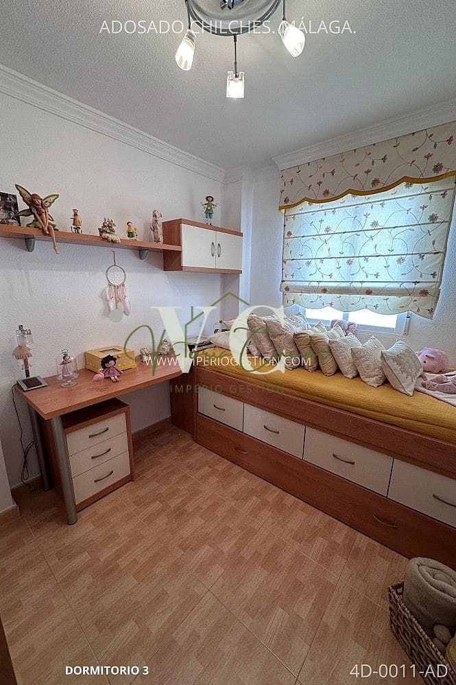 4 bedroom Villa for sale in Chilches with pool garage - € 429,000 (Ref: 9487158)