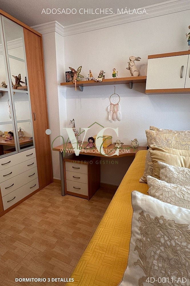 4 bedroom Villa for sale in Chilches with pool garage - € 429,000 (Ref: 9487158)