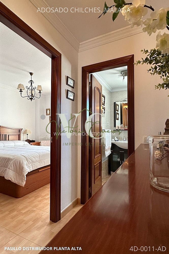 4 bedroom Villa for sale in Chilches with pool garage - € 429,000 (Ref: 9487158)