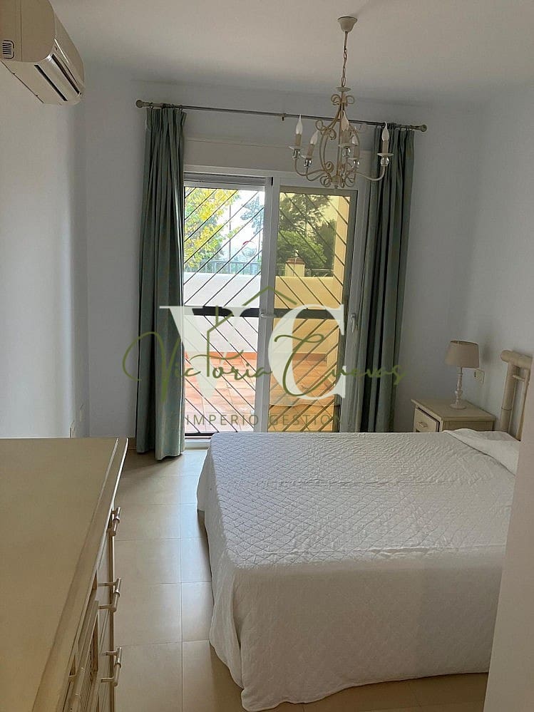 3 bedroom Apartment for rent in Caleta de Velez with pool - € 1,200 (Ref: 9509401)