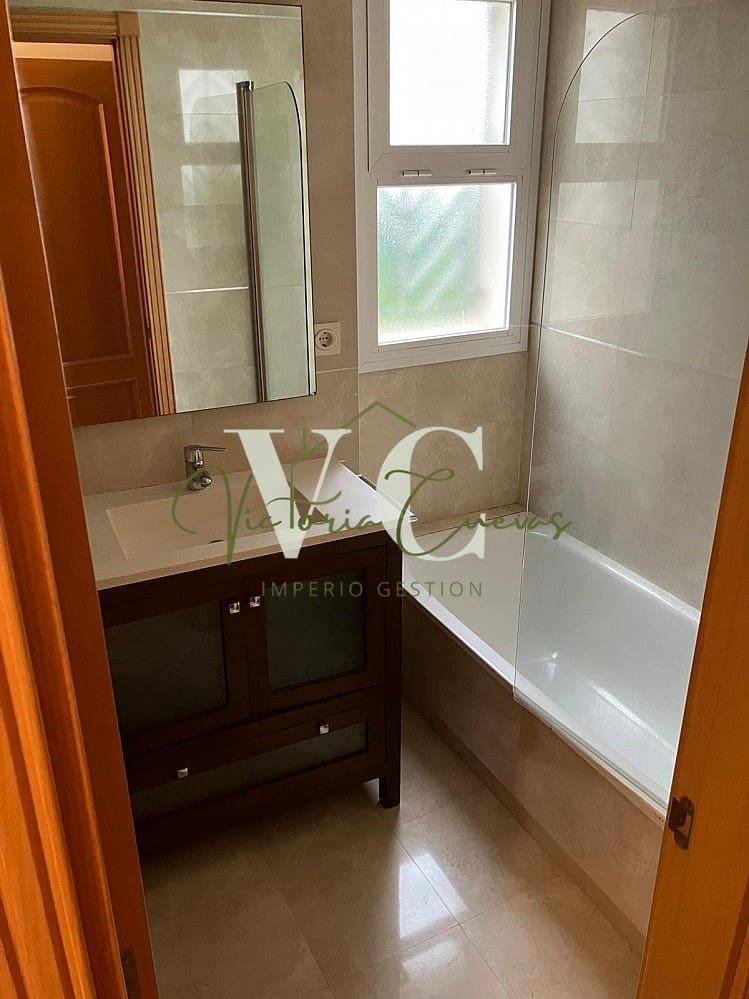 3 bedroom Apartment for rent in Caleta de Velez with pool - € 1,200 (Ref: 9509401)