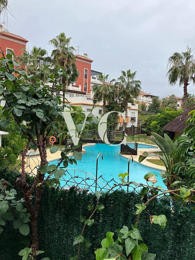 3 bedroom Apartment for rent in Caleta de Velez with pool - € 1,200 (Ref: 9509401)