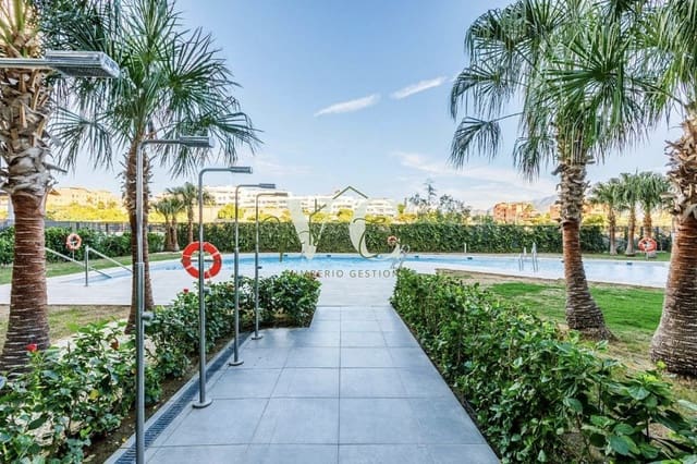 Apartamento de 3 habitaciones en Torre del Mar, Vélez-Málaga en venta con piscina garaje - 415.000 € (Ref: 9603091)