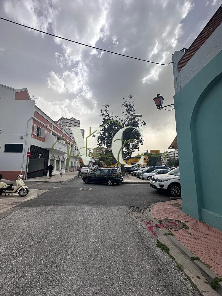 Commercial for rent in Torre del Mar - € 350 (Ref: 9771005)