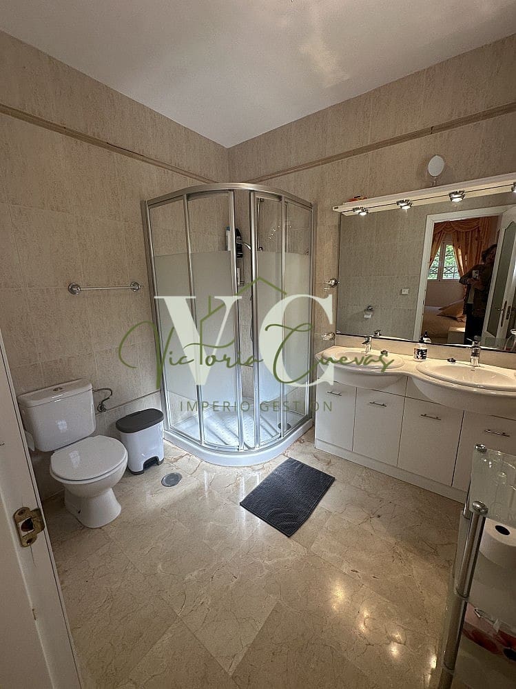 4 bedroom Villa for sale in Arenas with pool garage - € 579,000 (Ref: 9816268)