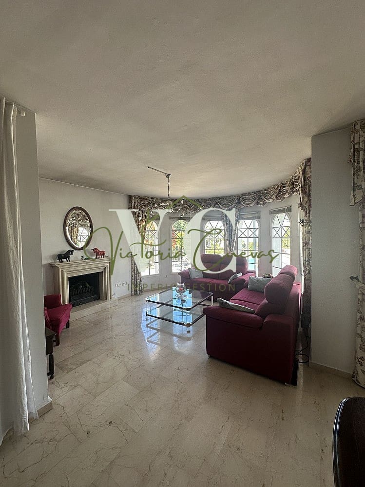 4 bedroom Villa for sale in Arenas with pool garage - € 579,000 (Ref: 9816268)