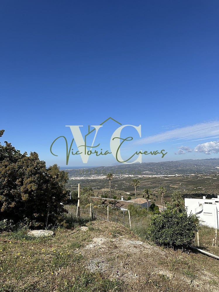 4 bedroom Villa for sale in Arenas with pool garage - € 579,000 (Ref: 9816268)