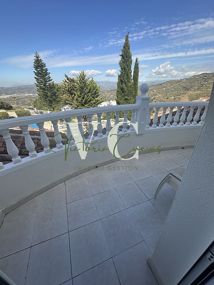 4 bedroom Villa for sale in Arenas with pool garage - € 579,000 (Ref: 9816268)