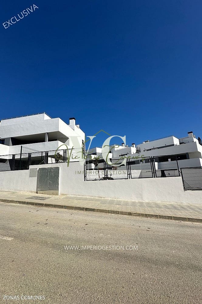 2 bedroom Apartment for sale in Torre del Mar with pool - € 365,000 (Ref: 9858285)