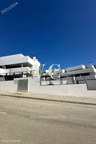 2 bedroom Apartment for sale in Torre del Mar, Vélez-Málaga with pool - € 365,000 (Ref: 9858285)