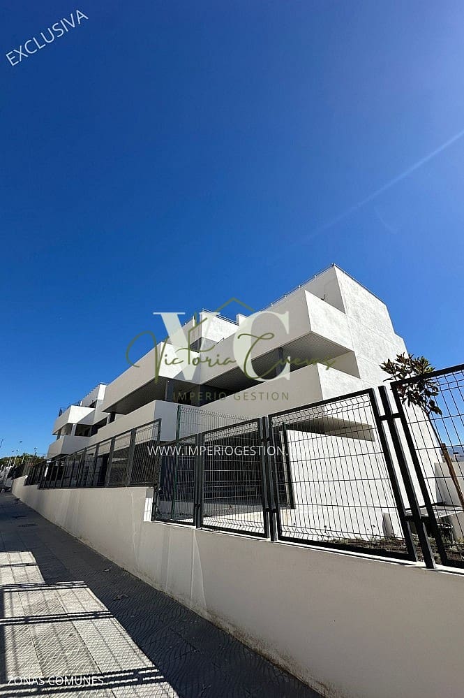 2 bedroom Apartment for sale in Torre del Mar with pool - € 365,000 (Ref: 9858285)