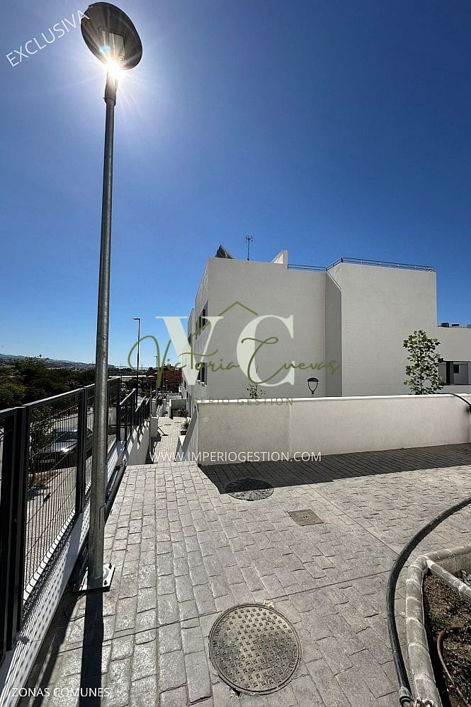 2 bedroom Apartment for sale in Torre del Mar with pool - € 365,000 (Ref: 9858285)