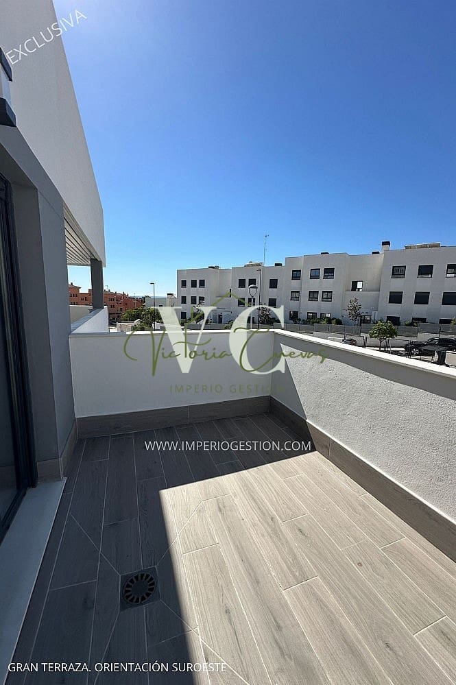 2 bedroom Apartment for sale in Torre del Mar with pool - € 365,000 (Ref: 9858285)
