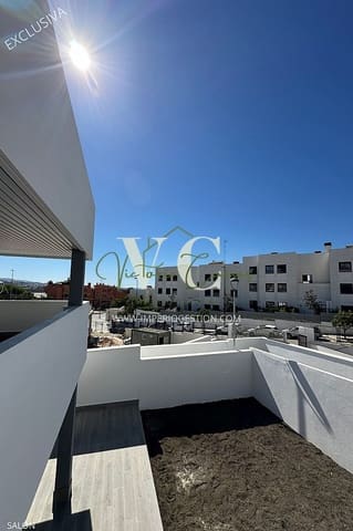 2 bedroom Apartment for sale in Torre del Mar, Vélez-Málaga with pool - € 365,000 (Ref: 9858285)